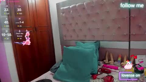 Snapshot of sweet_emmili chatting on 01.09.26 emmili online show from 01.09.26