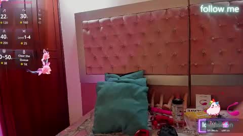 Snapshot of sweet_emmili chatting on 02.10.26 emmili online show from 02.10.26