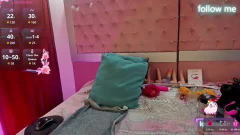 Snapshot of sweet_emmili chatting on 02.11.26 emmili online show from 02.11.26