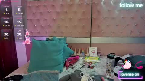 Snapshot of sweet_emmili chatting on 02.26.26 emmili online show from 02.26.26