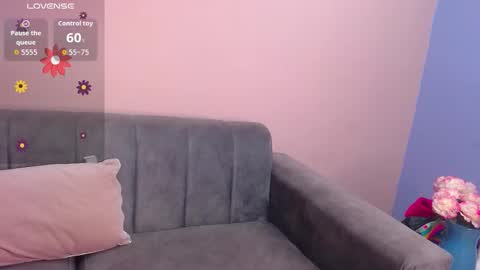 Snapshot of sweet_honey_wet chatting on 12.16.25 Nella online show from 12.16.25