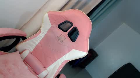 Snapshot of sweet_jessica69xx chatting on 12.26.24 Jess online show from 12.26.24