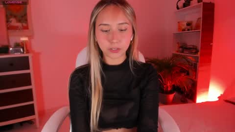 Snapshot of sweet_kalisa chatting on 01.08.25 Call me Kali  online show from 01.08.25