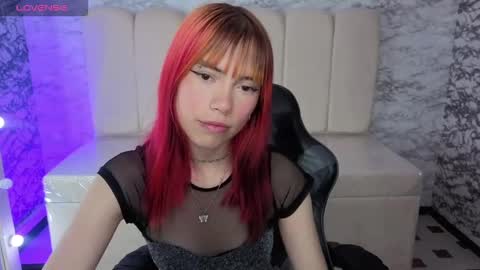 Snapshot of sweet_kitty_v chatting on 11.08.25 Hi Stream 800 to 1400 online show from 11.08.25