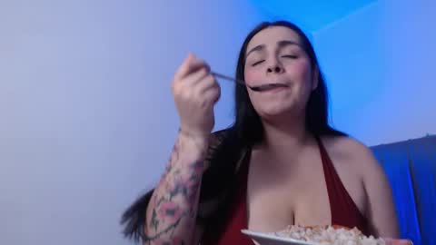 Snapshot of sweet_leah33 chatting on 12.03.25 Leah online show from 12.03.25