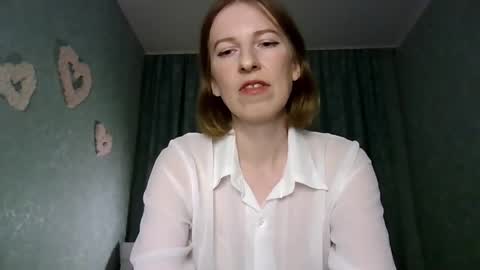 Snapshot of sweet_lilbunny chatting on 09.28.25 sweet_lilbunny online show from 09.28.25
