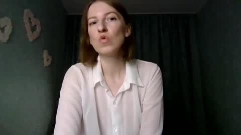 Snapshot of sweet_lilbunny chatting on 10.18.25 sweet_lilbunny online show from 10.18.25