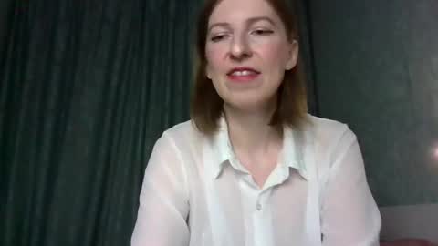 Snapshot of sweet_lilbunny chatting on 11.30.25 sweet_lilbunny online show from 11.30.25