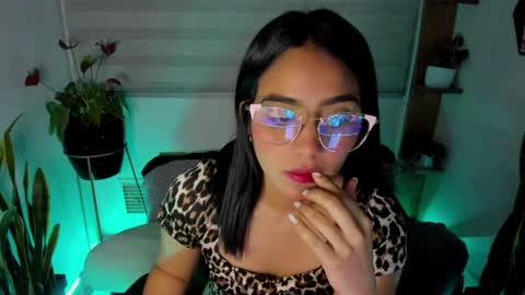 Lina online show from 04.10.26