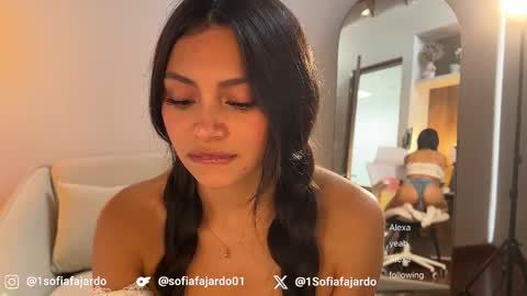Snapshot of sweet_littleee chatting on 05.01.26 free private online show from 05.01.26
