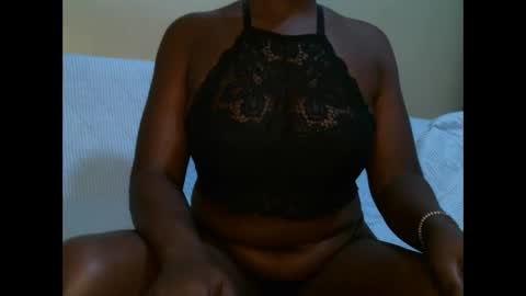 Snapshot of sweet_lovis chatting on 09.22.25 lovis online show from 09.22.25