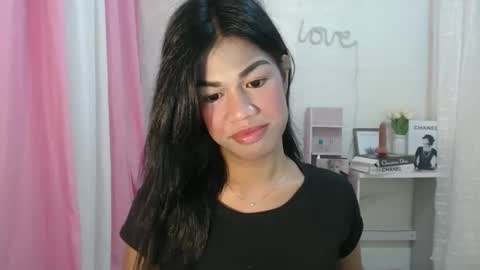 Snapshot of sweet_melonxxx chatting on 12.11.24 Melon online show from 12.11.24