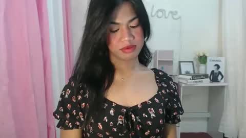 Snapshot of sweet_melonxxx chatting on 12.13.24 Melon online show from 12.13.24