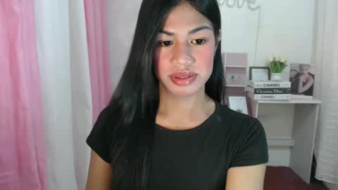 Snapshot of sweet_melonxxx chatting on 12.23.24 Melon online show from 12.23.24