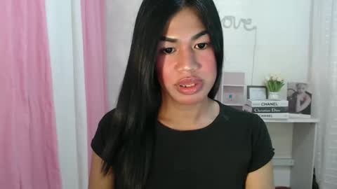 Snapshot of sweet_melonxxx chatting on 12.23.24 Melon online show from 12.23.24