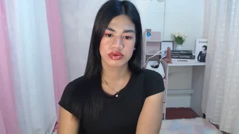 Snapshot of sweet_melonxxx chatting on 02.04.25 Melon online show from 02.04.25