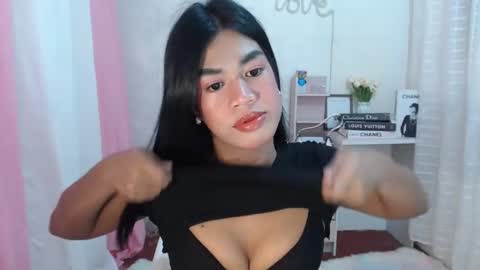 Snapshot of sweet_melonxxx chatting on 02.06.25 Melon online show from 02.06.25