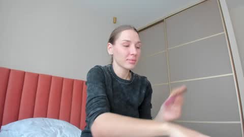 Snapshot of sweet_miss381 chatting on 02.08.25 Sofi online show from 02.08.25