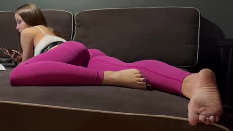 Snapshot of sweet_mistress_style chatting on 12.20.24 Miss Alina online show from 12.20.24