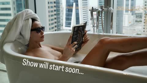 Snapshot of sweet_moan chatting on 10.04.25 Dana online show from 10.04.25