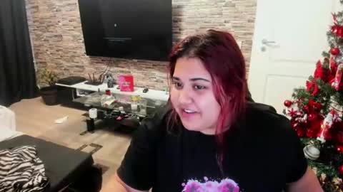 Snapshot of sweet_moommy chatting on 12.14.25 sweet_moommy online show from 12.14.25