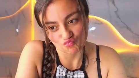 Live 1500am 2100pm online show from 12.17.25