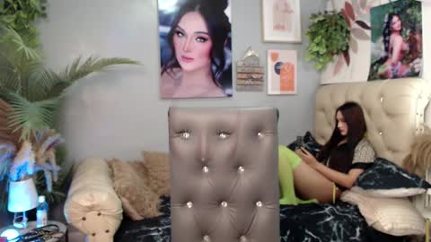girlnamenicole online show from 12.05.24