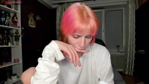 Snapshot of sweet_peach__ chatting on 05.05.26 kira online show from 05.05.26
