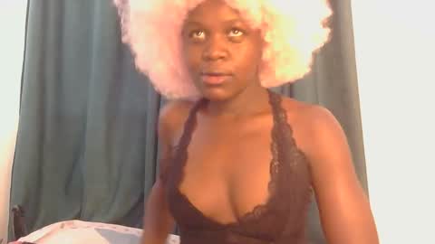 sweet peachy online show from 03.27.26