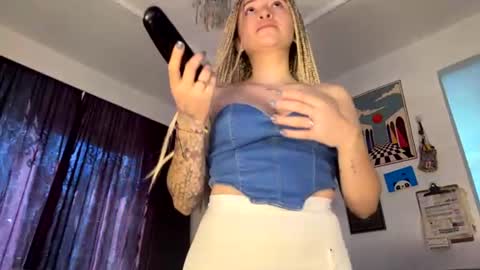 Snapshot of sweet_poisson_ chatting on 07.28.26 MONIK online show from 07.28.26