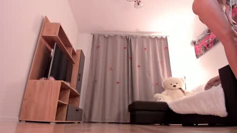 Snapshot of sweet_princess_ashley chatting on 12.29.24 Ashley online show from 12.29.24