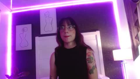 Snapshot of sweet_rabbitss chatting on 10.04.25 online show from 10.04.25