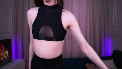 Snapshot of sweet_reverie chatting on 03.11.25 Vanessa online show from 03.11.25