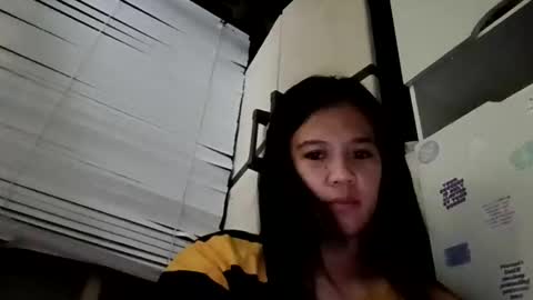 Snapshot of sweet_ro chatting on 04.26.26 Ro online show from 04.26.26