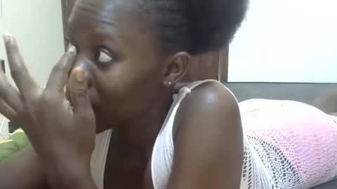 Snapshot of sweet_sharon01 chatting on 11.12.25 Sharon online show from 11.12.25