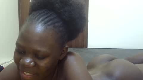 Snapshot of sweet_sharon01 chatting on 11.14.25 Sharon online show from 11.14.25