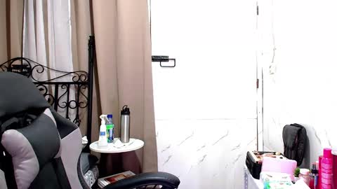 Snapshot of sweet_sirenxx chatting on 01.14.26 Leah online show from 01.14.26