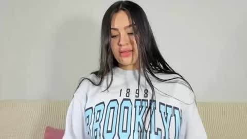 Snapshot of sweet_sophie_7 chatting on 01.24.25 sweet_sophie_7 online show from 01.24.25