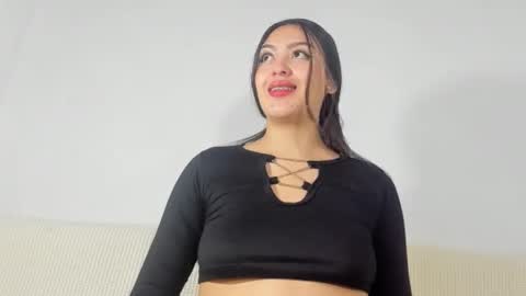 Snapshot of sweet_sophie_7 chatting on 01.29.25 sweet_sophie_7 online show from 01.29.25