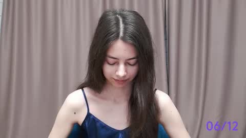 Snapshot of sweet_sweet_angel chatting on 12.06.24 Angel online show from 12.06.24