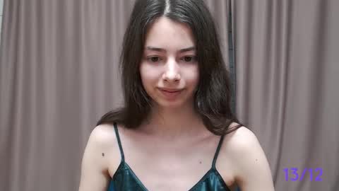 Snapshot of sweet_sweet_angel chatting on 12.13.24 Angel online show from 12.13.24