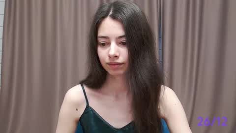 Snapshot of sweet_sweet_angel chatting on 12.26.24 Angel online show from 12.26.24