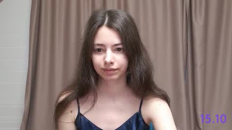 Snapshot of sweet_sweet_angel chatting on 10.15.25 Angel online show from 10.15.25