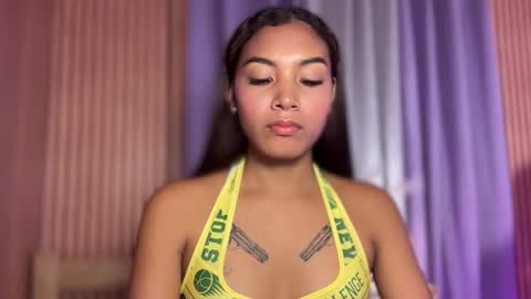 Snapshot of sweet_trishaxx chatting on 05.08.26 Trisha online show from 05.08.26