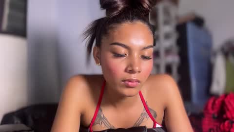 Snapshot of sweet_trishaxx chatting on 05.09.26 Trisha online show from 05.09.26