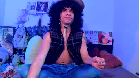 Snapshot of sweet_vond chatting on 12.12.24 Steven independent model online show from 12.12.24