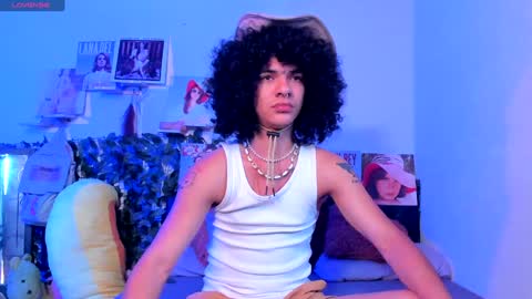 Snapshot of sweet_vond chatting on 12.13.24 Steven independent model online show from 12.13.24