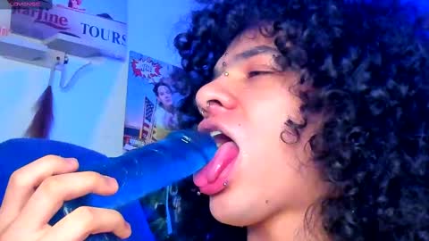 Snapshot of sweet_vond chatting on 02.10.25 Steven independent model online show from 02.10.25