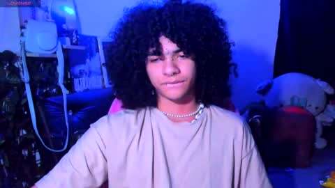 Snapshot of sweet_vond chatting on 02.25.25 Steven independent model online show from 02.25.25