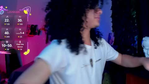 Snapshot of sweet_vond chatting on 10.16.25 Steven independent model online show from 10.16.25